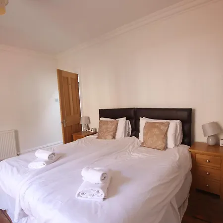 Будинок відпочинку The Big House